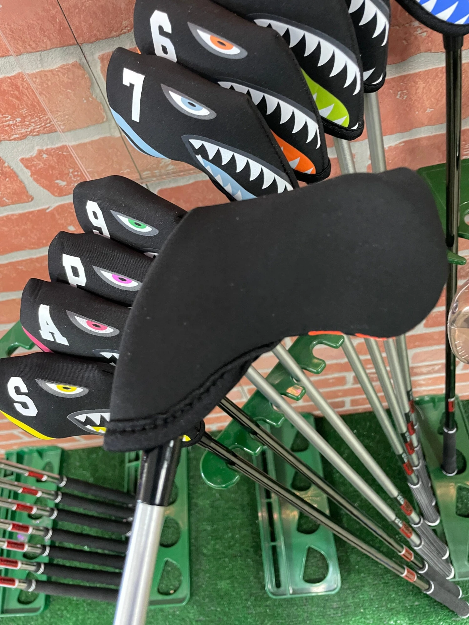Shark Bite Neoprene Iron Head Covers Set - Image 7